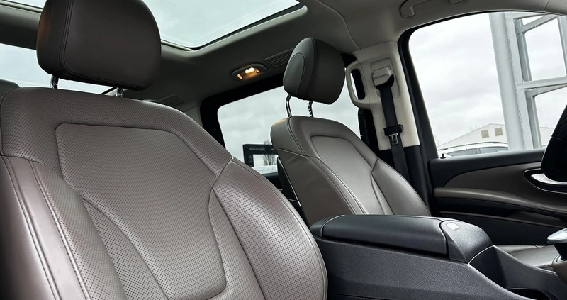Mercedes-Benz Klasa V cena 374900 przebieg: 39000, rok produkcji 2022 z Wleń małe 497